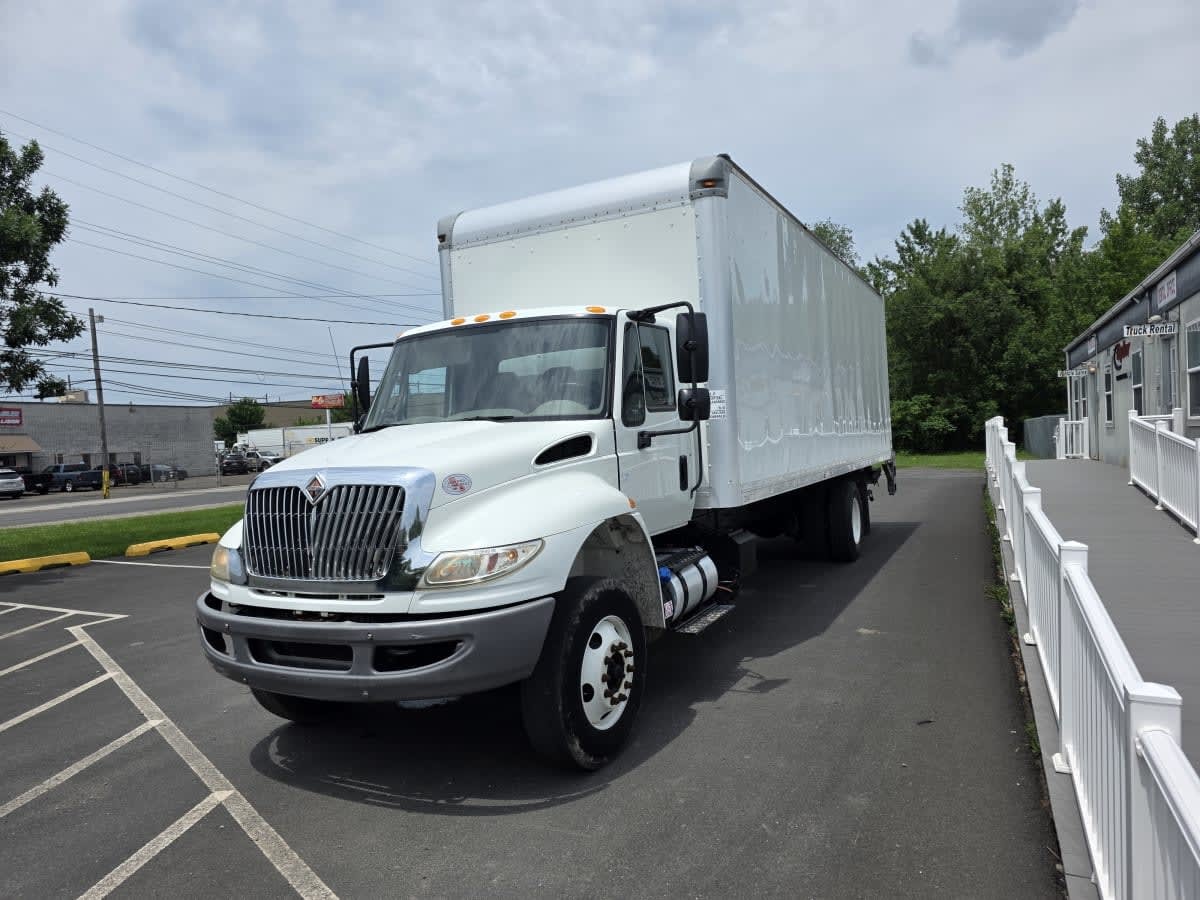 2016 INTERNATIONAL 4300 in Bensalem, PA