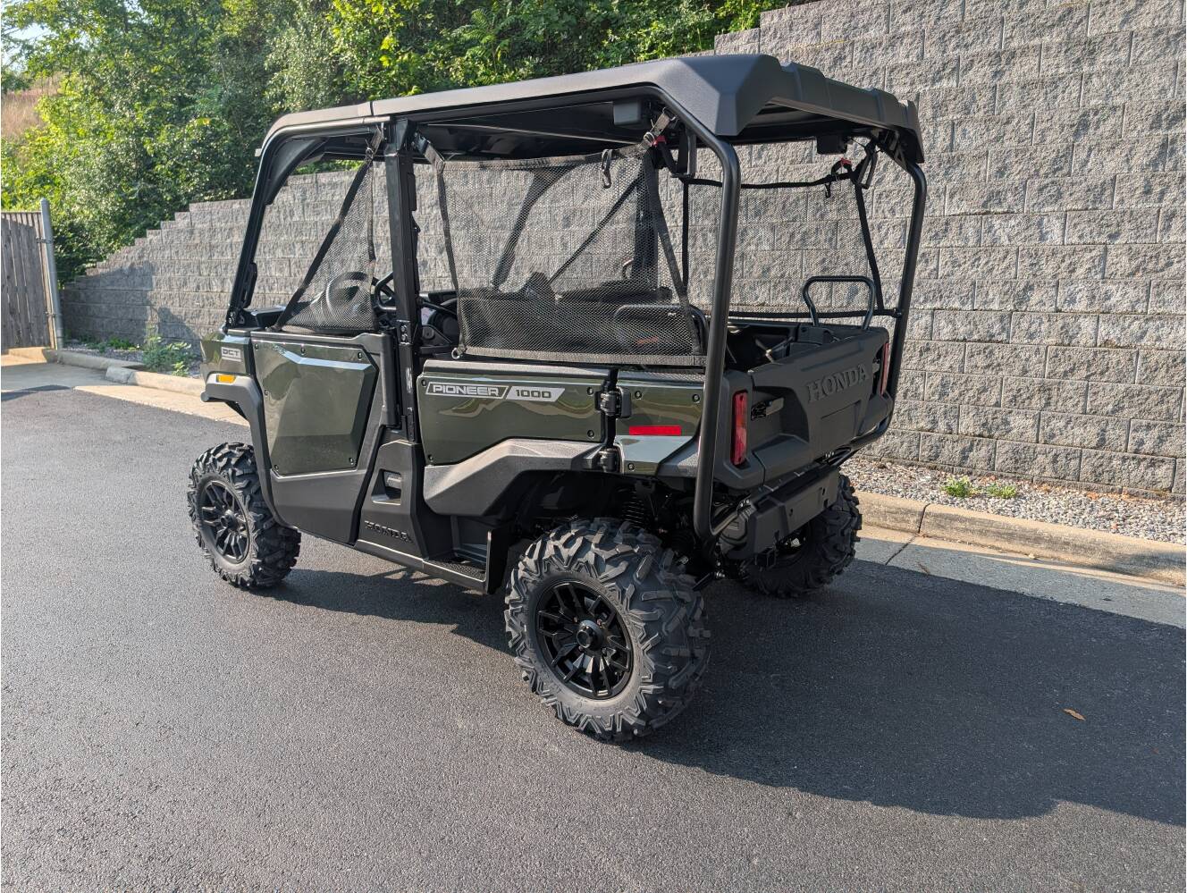 A photo of this 2026 Honda Pioneer 1000-5 Deluxe
