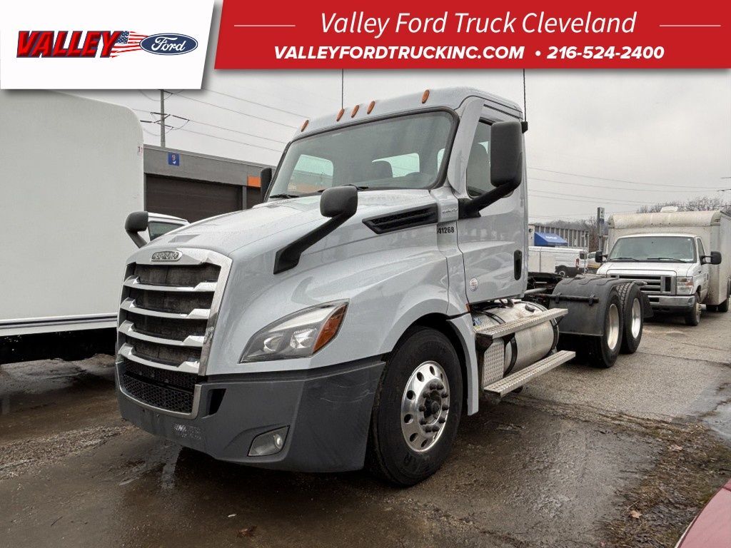 2021 FREIGHTLINER CASCADIA 126 in Cleveland, OH