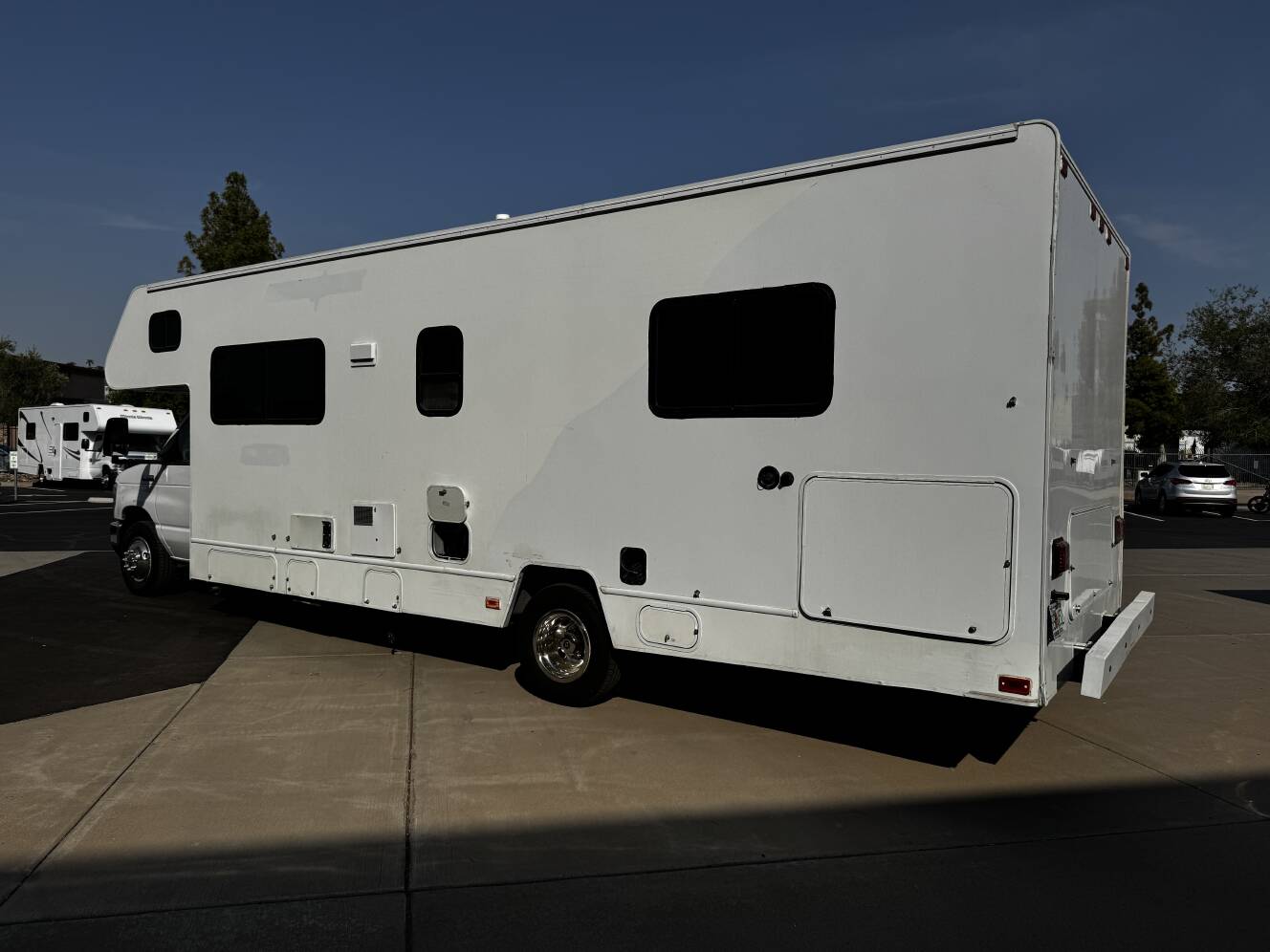 A photo of this 2021 Winnebago MINNIE WINNIE 328QR