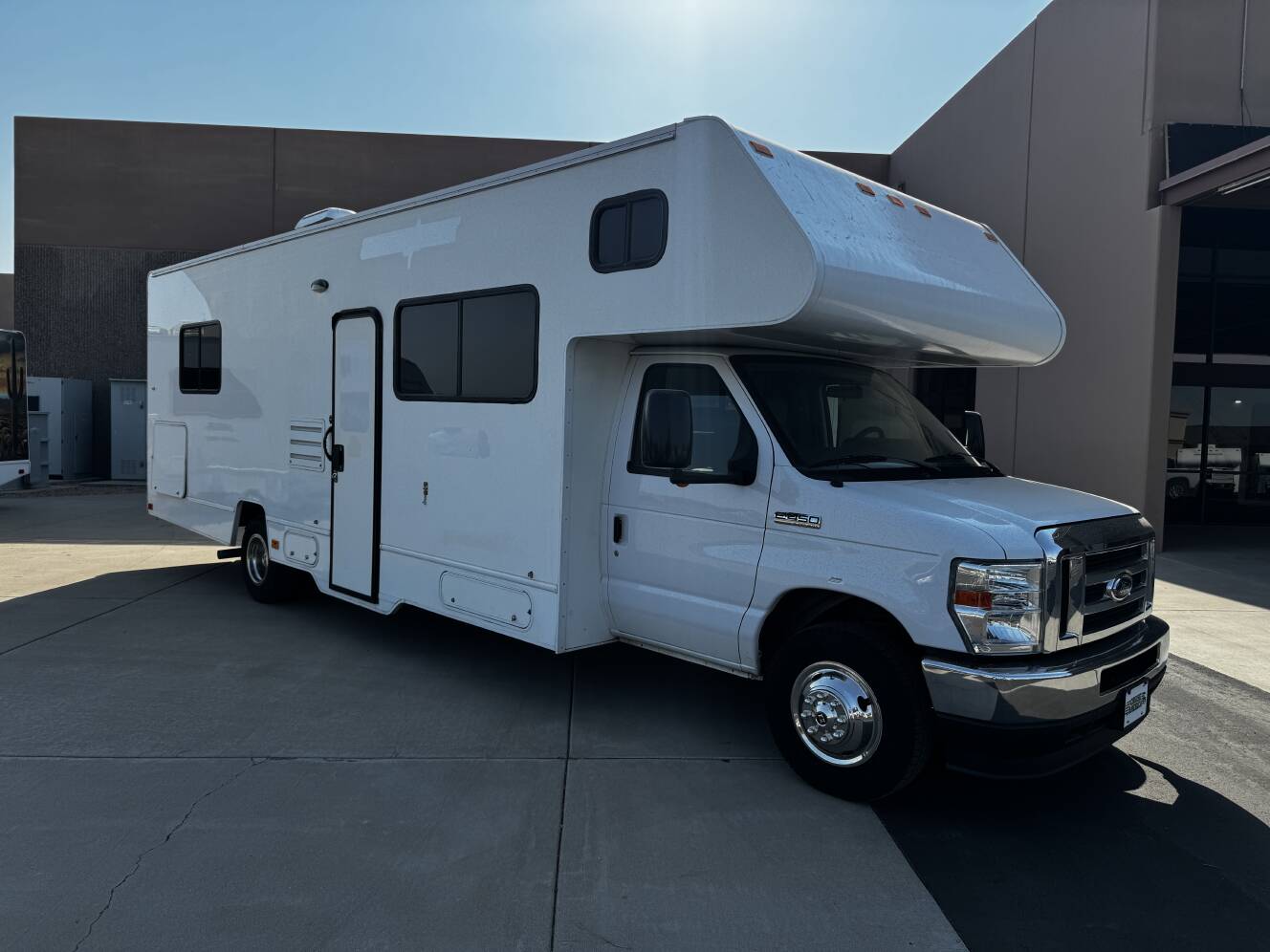 A photo of this 2021 Winnebago MINNIE WINNIE 328QR