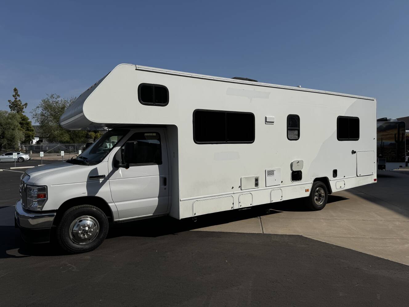 A photo of this 2021 Winnebago MINNIE WINNIE 328QR