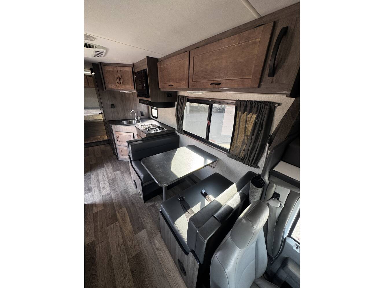 A photo of this 2021 Winnebago MINNIE WINNIE 328QR
