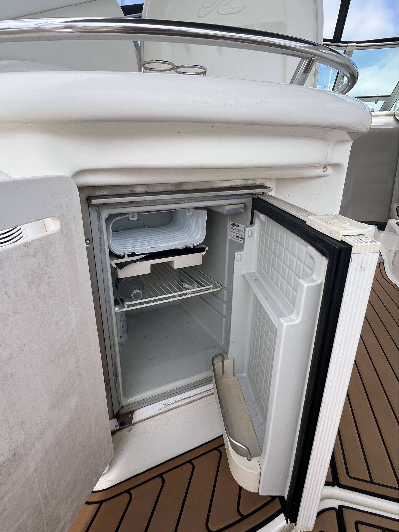 A photo of this 2003 Sea Ray 340 SUNDANCER
