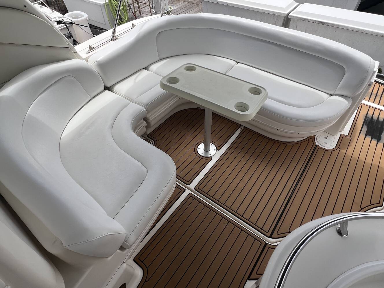 A photo of this 2003 Sea Ray 340 SUNDANCER