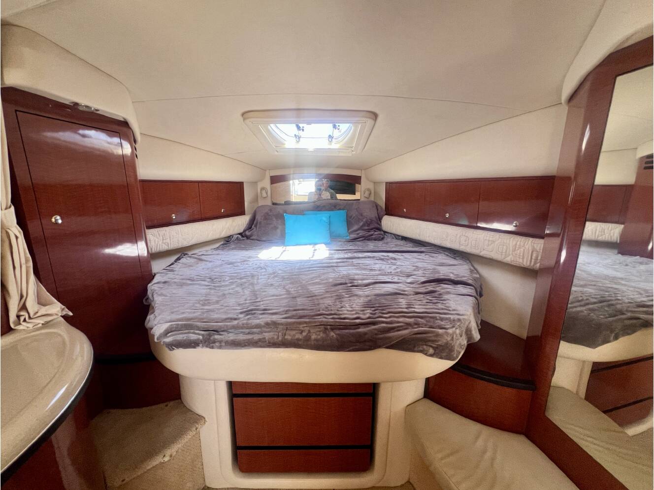 A photo of this 2003 Sea Ray 340 SUNDANCER