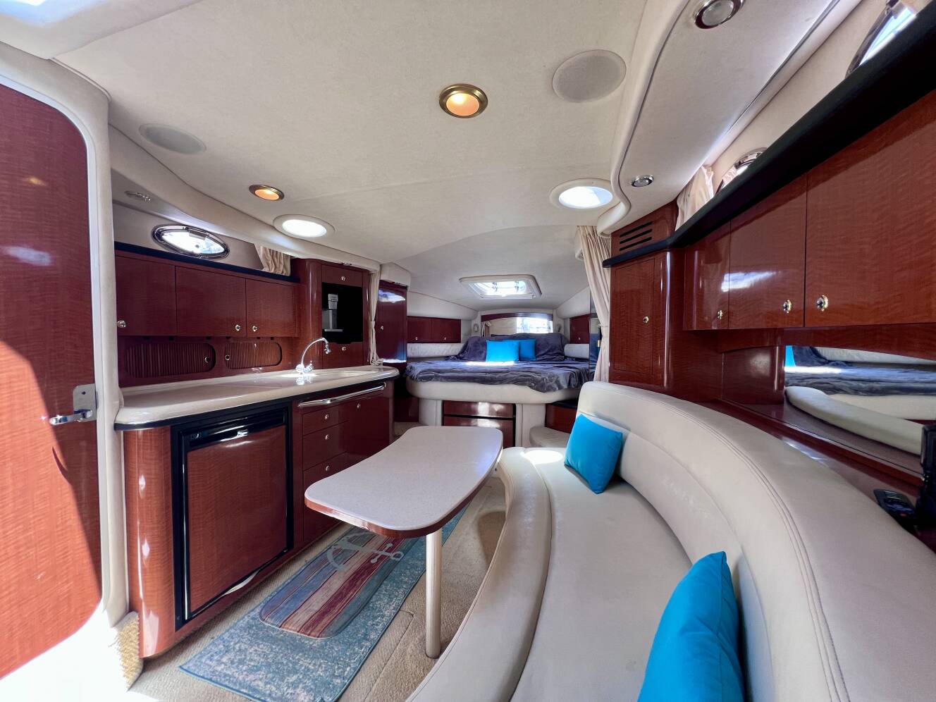 A photo of this 2003 Sea Ray 340 SUNDANCER