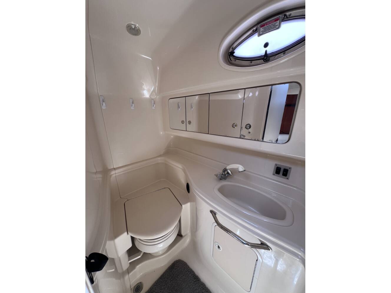 A photo of this 2003 Sea Ray 340 SUNDANCER