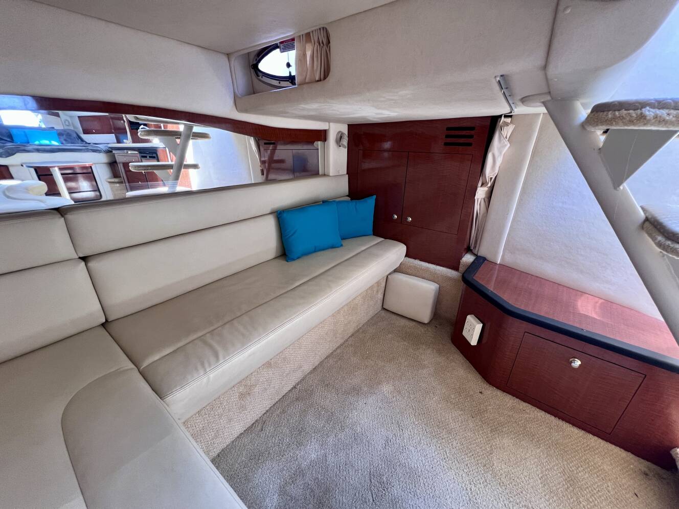 A photo of this 2003 Sea Ray 340 SUNDANCER