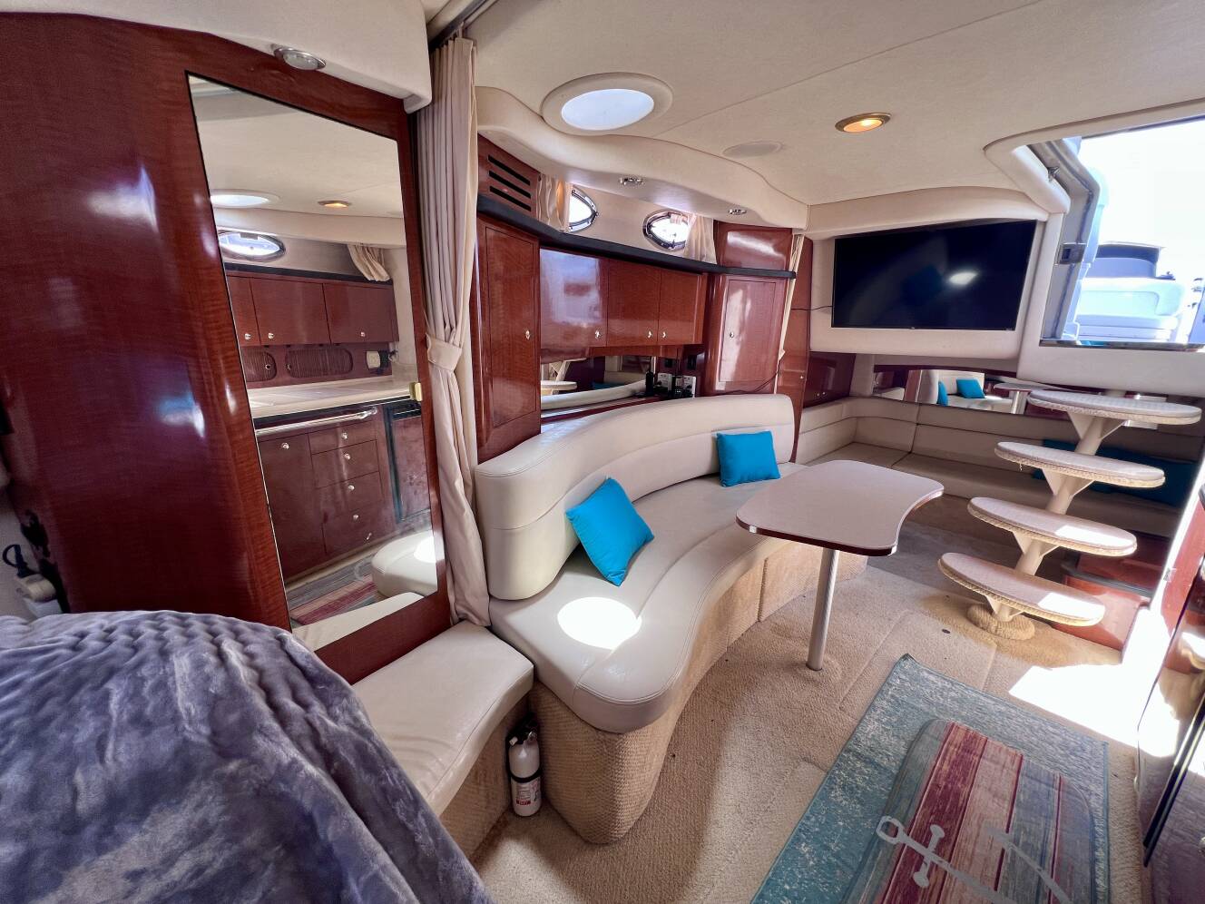 A photo of this 2003 Sea Ray 340 SUNDANCER