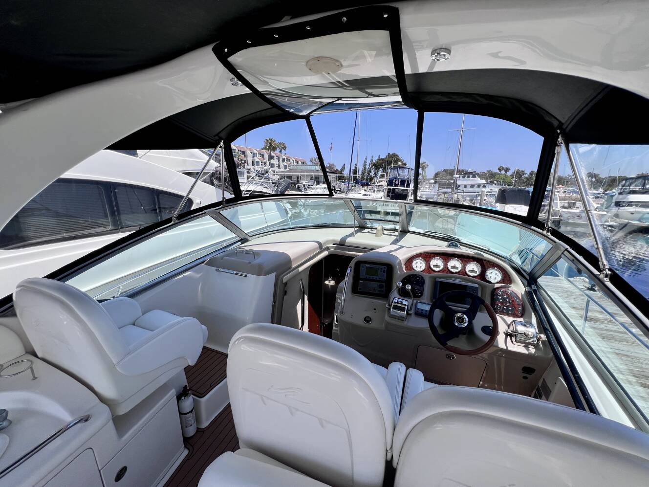 A photo of this 2003 Sea Ray 340 SUNDANCER