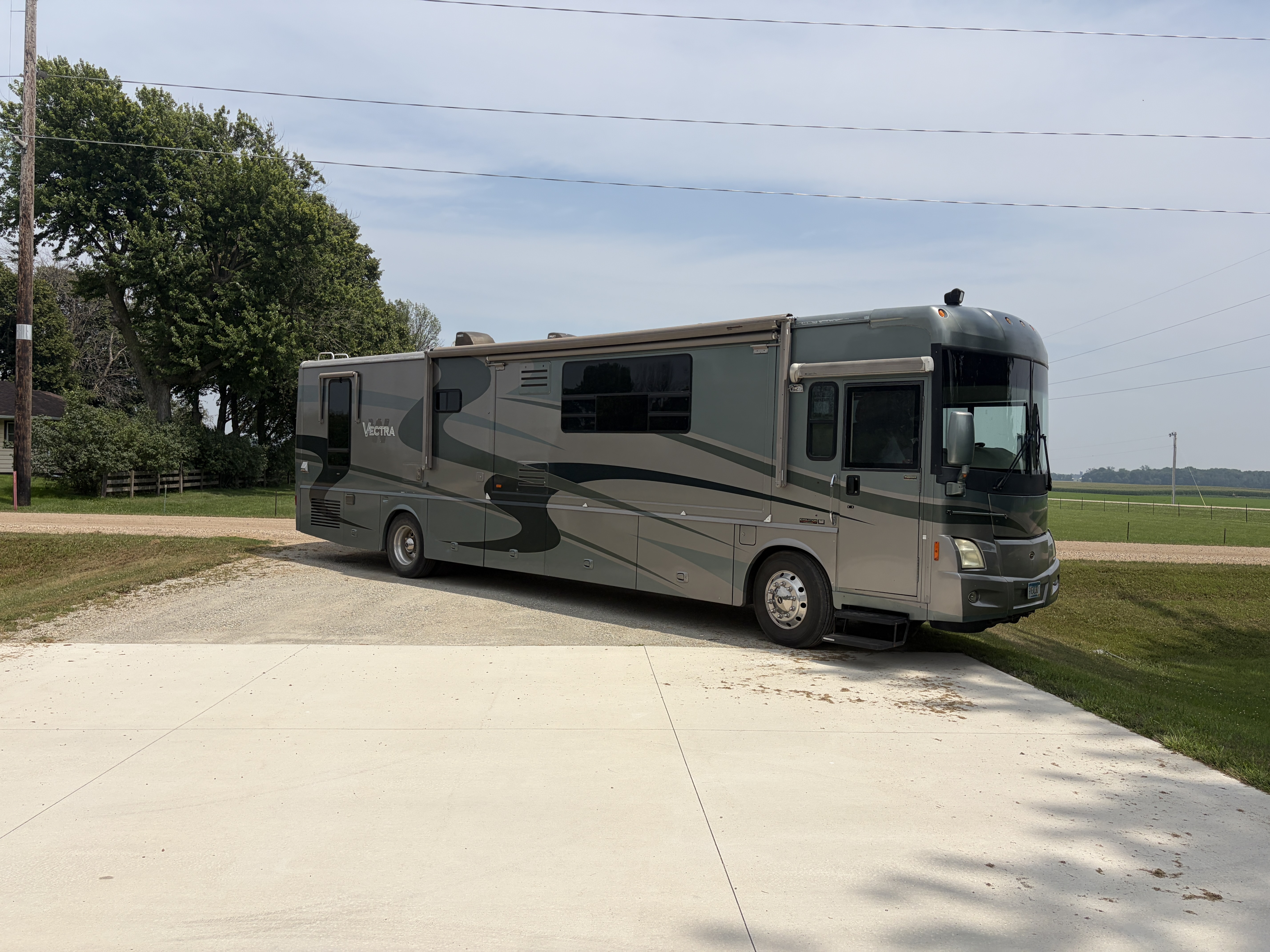 2004 Winnebago VECTRA 40AD RV