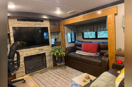 2017 Keystone MONTANA 3790RD in salem NH