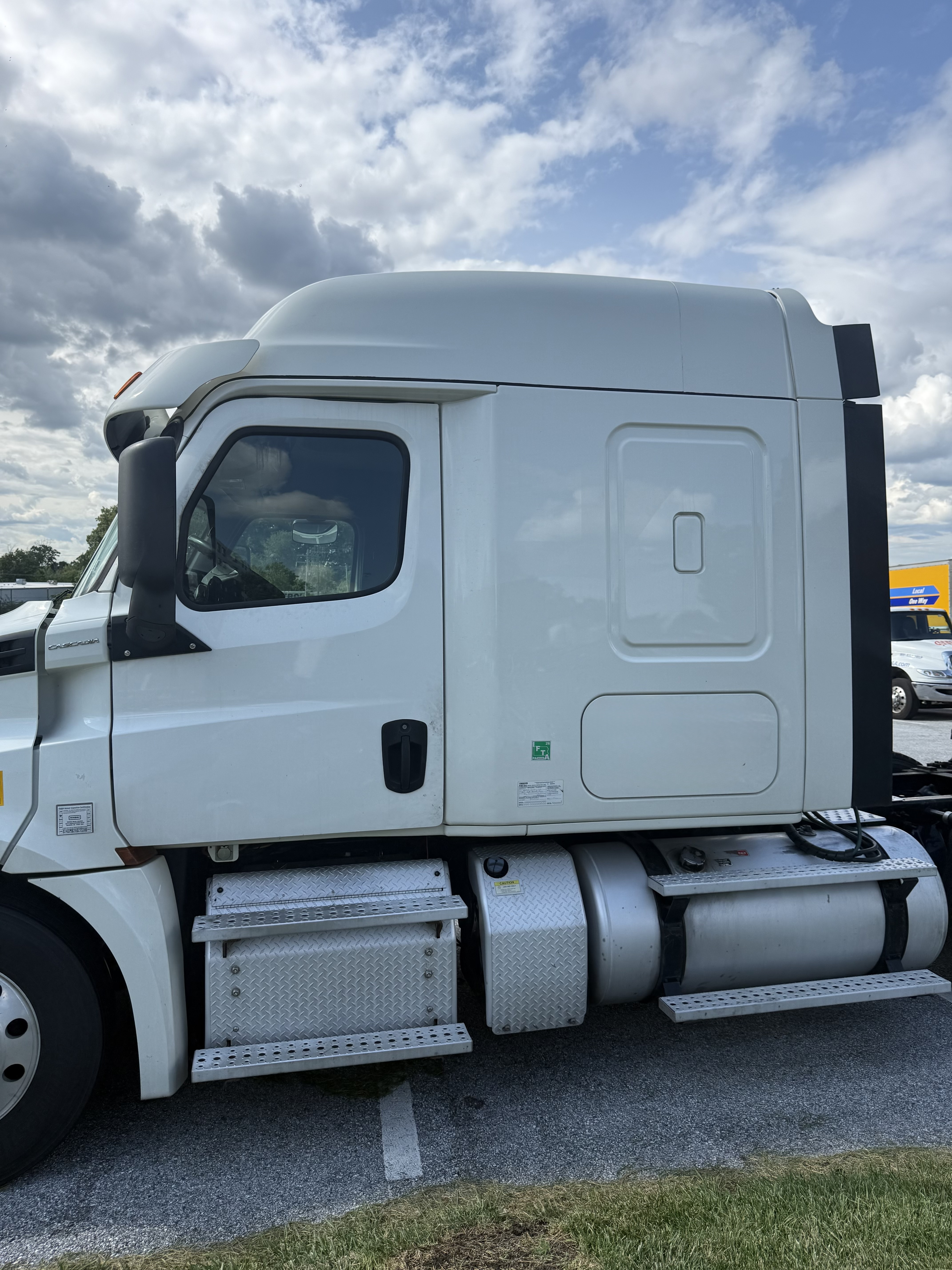 2019 FREIGHTLINER CASCADIA ST ST in King Of Prussia, PA