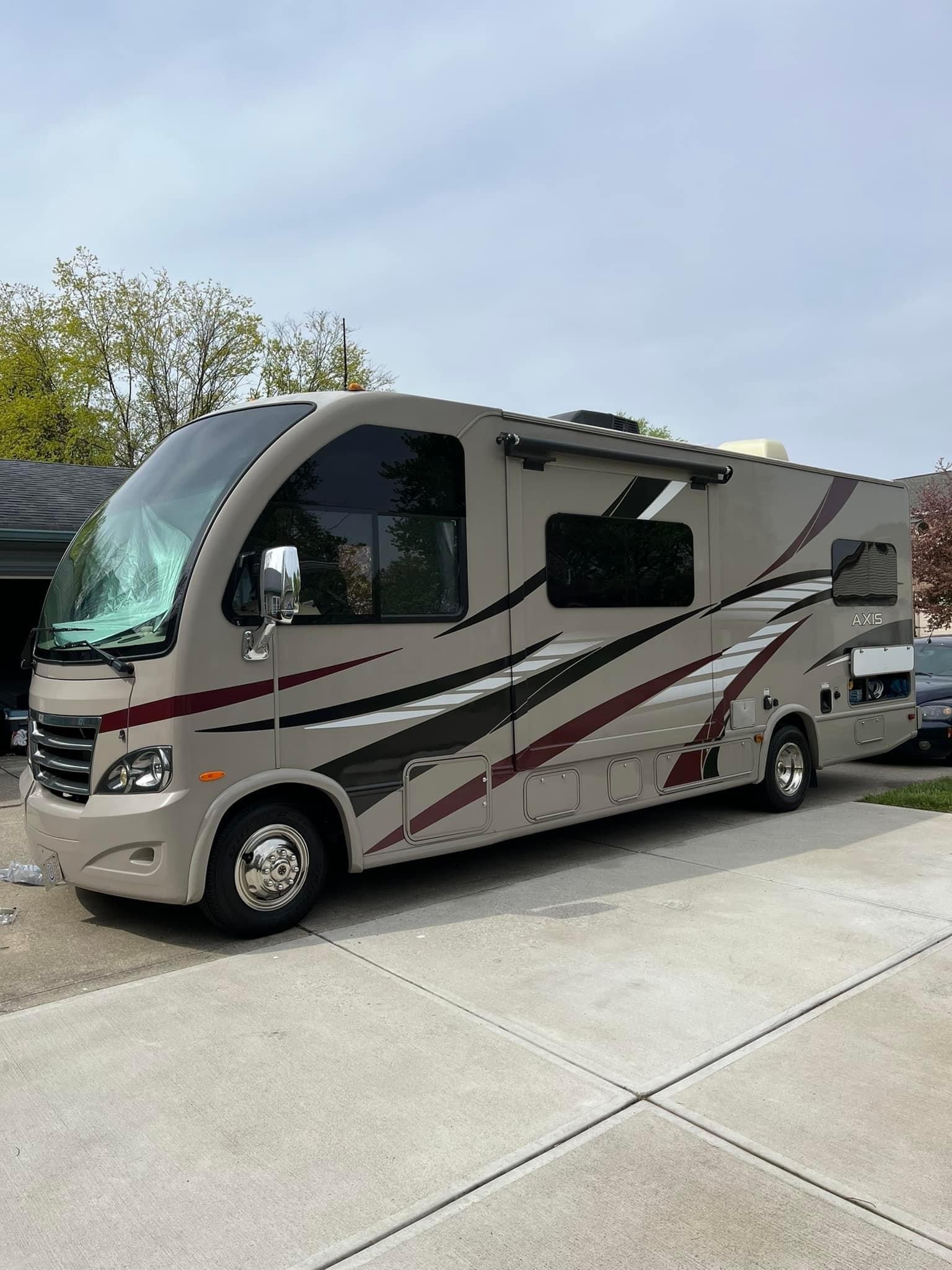 2015 Thor Motor Coach AXIS 25 1 RV