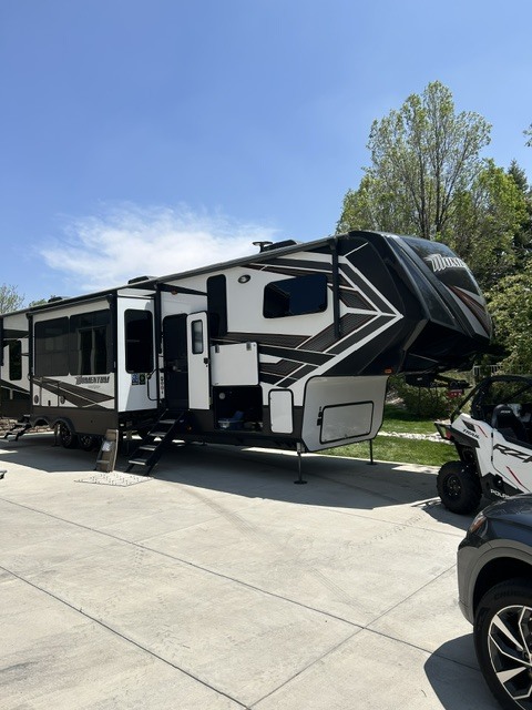 2019 Grand Design MOMENTUM 397THS in strasburg CO