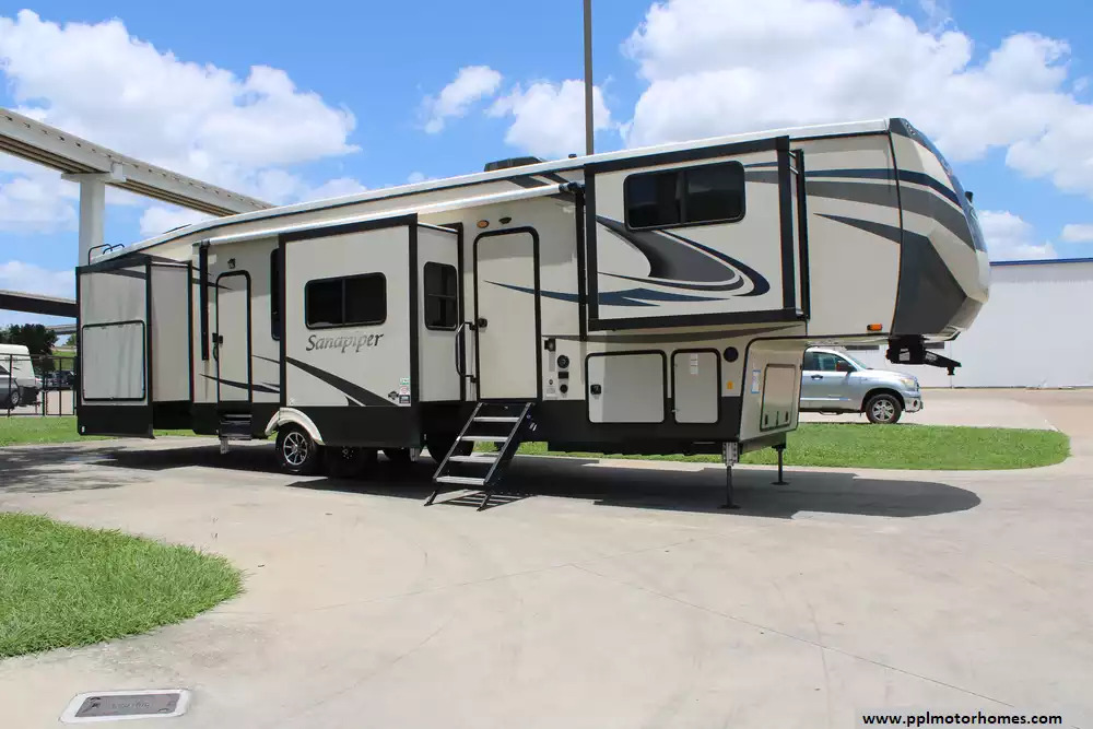 2021 Forest River Sandpiper 38FKOK in houston TX