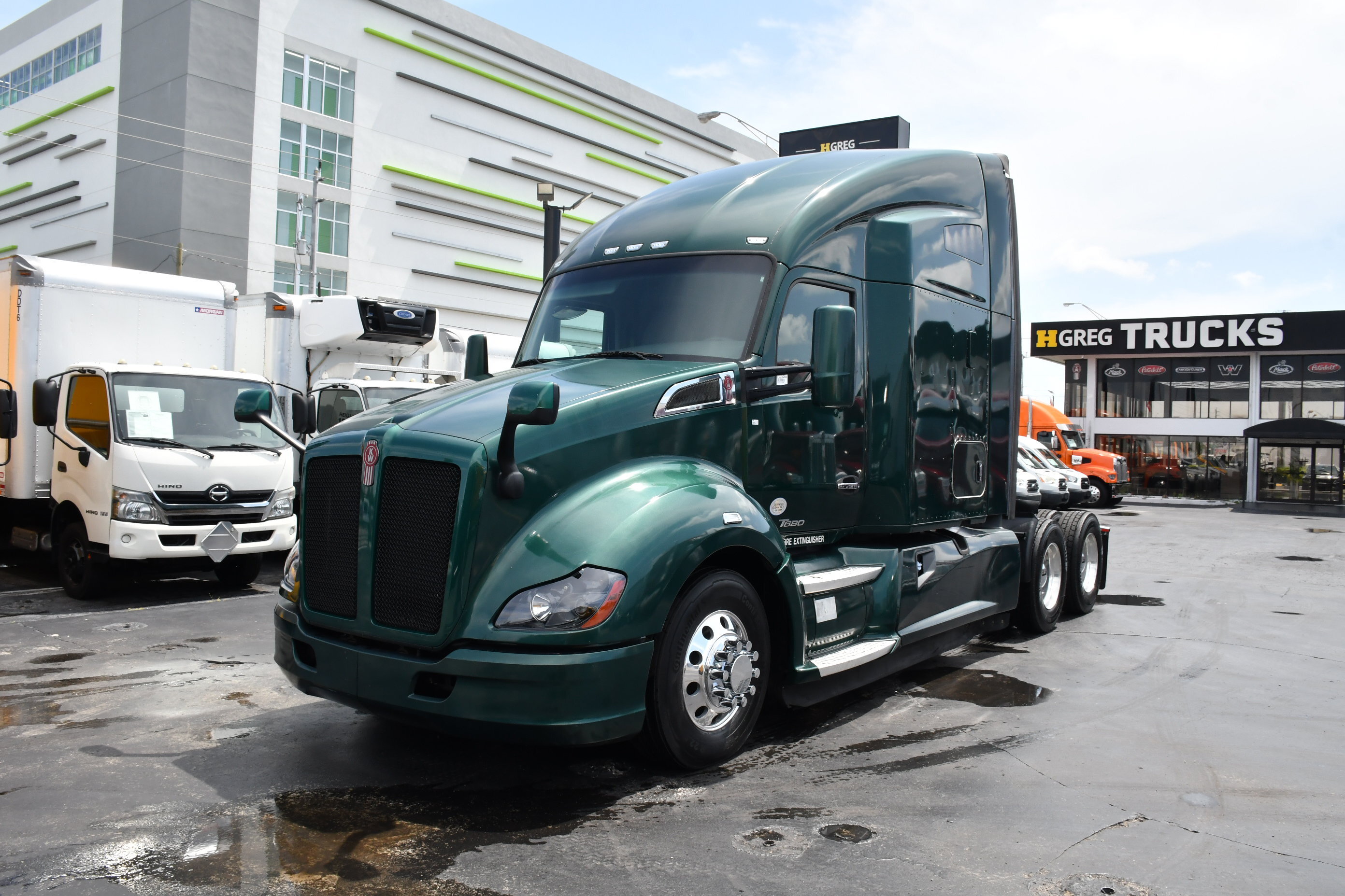 2018 KENWORTH T680 in Miami, FL