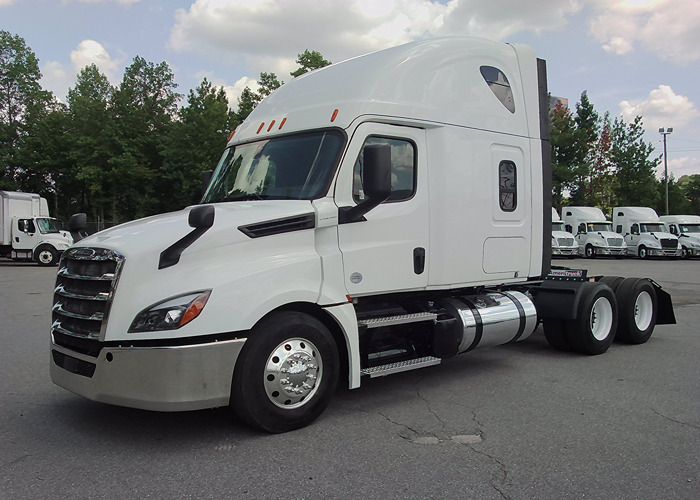 2020 FREIGHTLINER CASCADIA 126 in Charlotte, NC