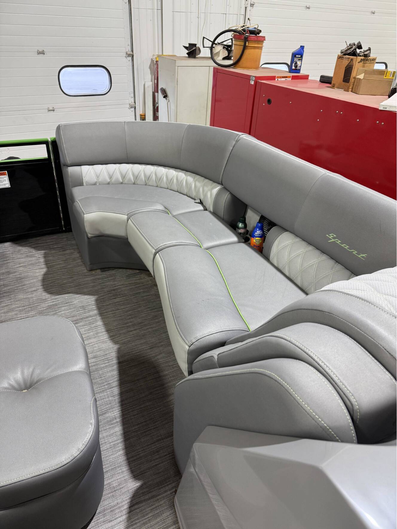 A photo of this 2021 Bennington 23 RXFB