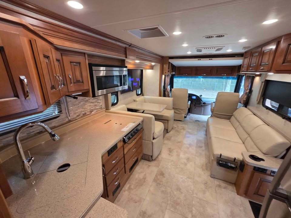 2016 Fleetwood EXCURSION 35E in defuniak springs FL
