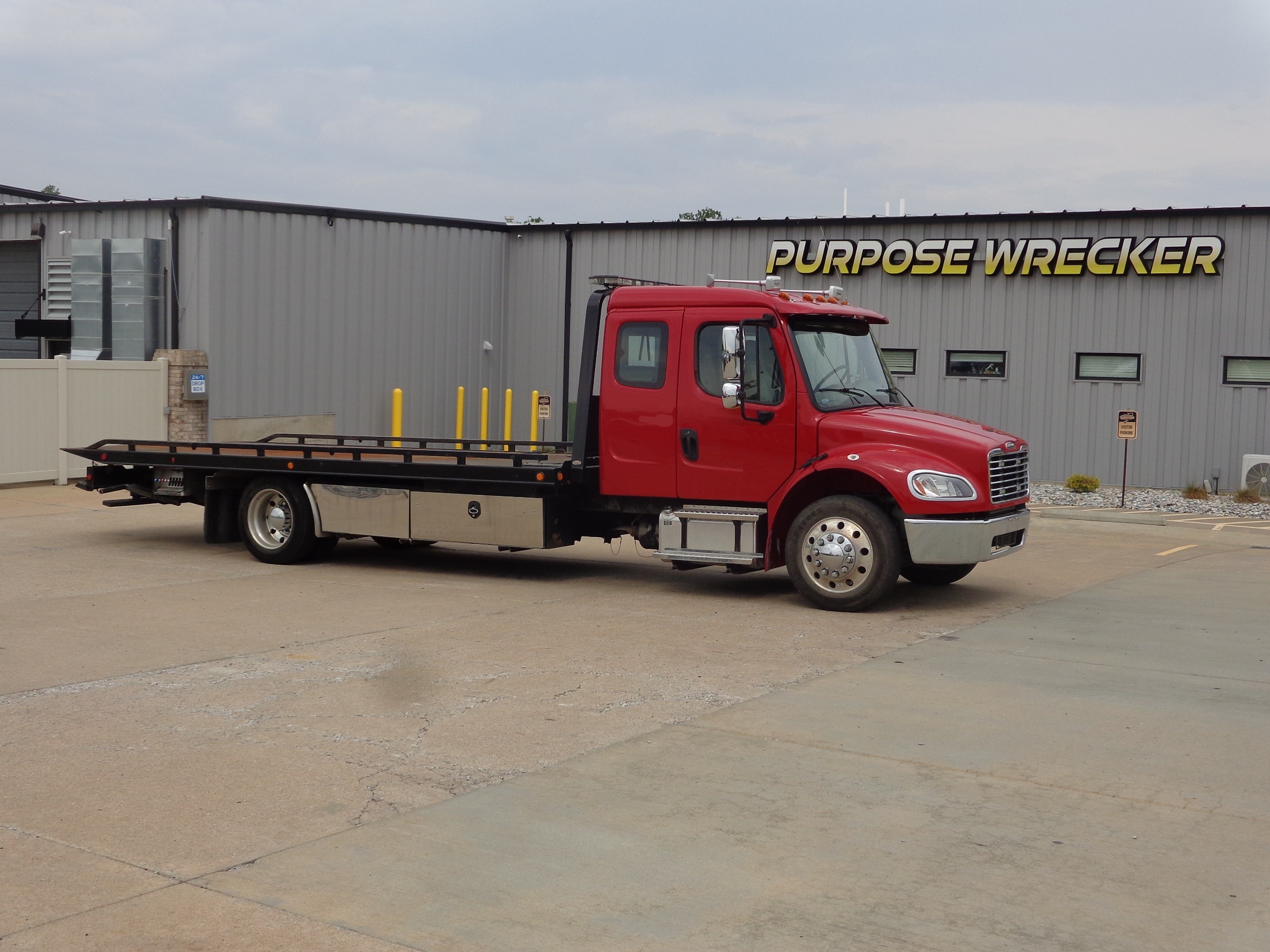 2023 FREIGHTLINER BUSINESS CLASS M2 106 in Wentzville, MO