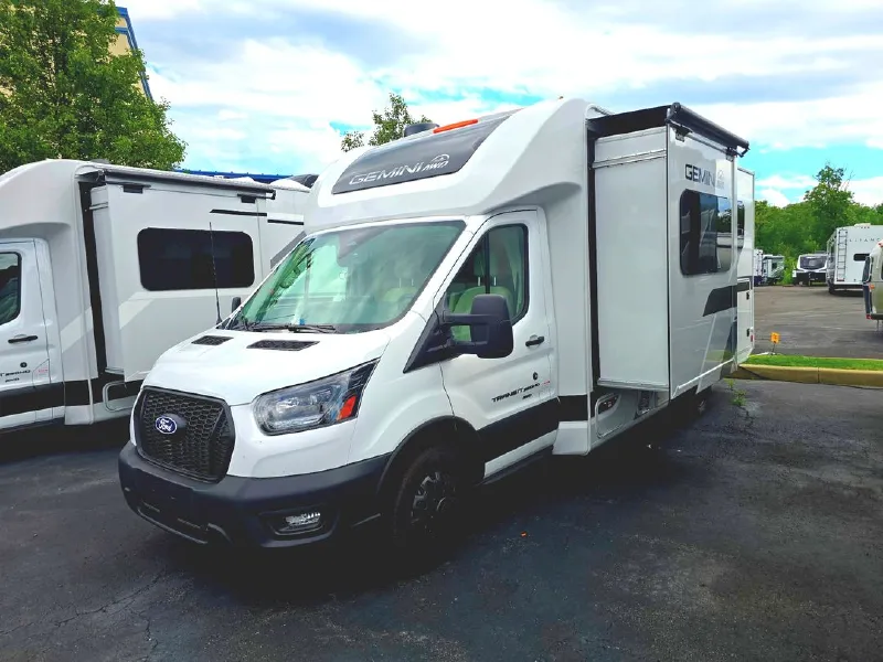 2027 Thor Motor Coach Gemini 24KB