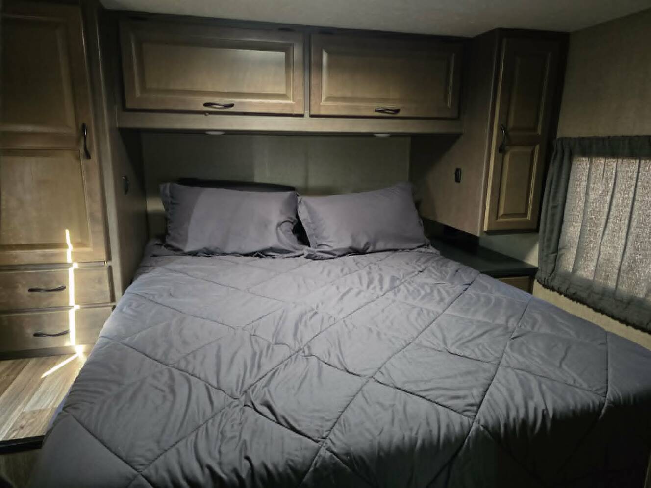 A photo of this 2019 Thor Motor Coach FOUR WINDS MAJESTIC 28A