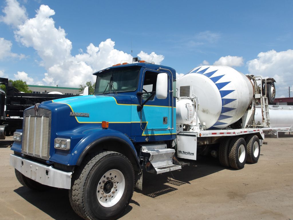 2002 KENWORTH W900 in Houston, TX