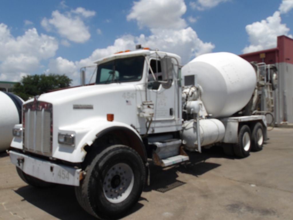 2004 KENWORTH W900 in Houston, TX