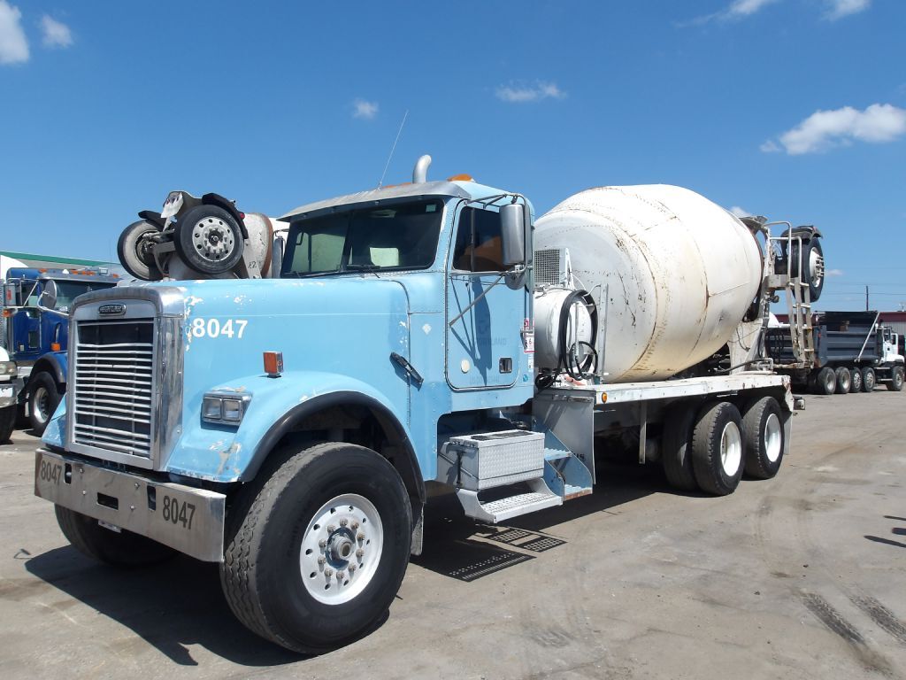 2005 FREIGHTLINER COLUMBIA in Houston, TX