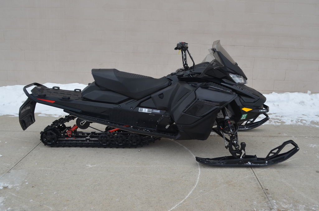 2022 Ski-Doo Renegade Enduro Rotax 850 E-TEC Black in coldwater MI