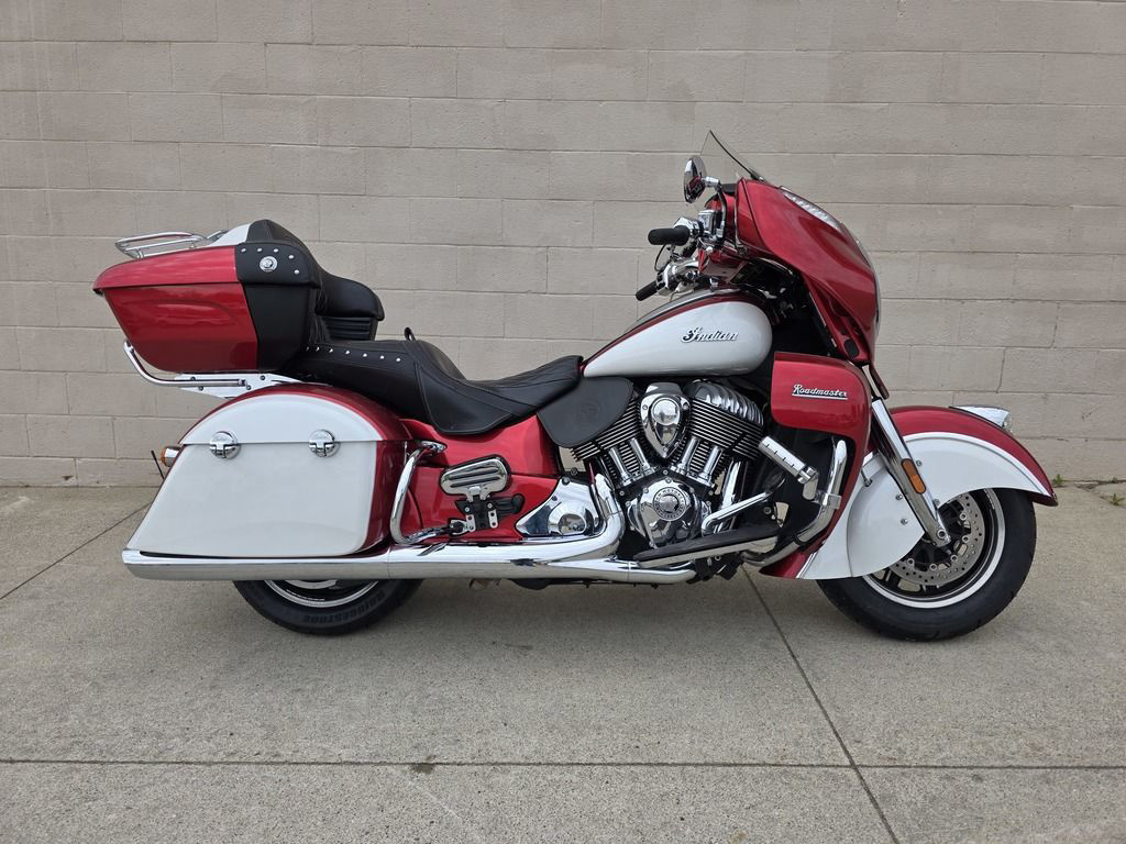 2019 Indian Roadmaster Icon Series Ruby Metallic/Pearl White Thu BASE in Coldwater, MI