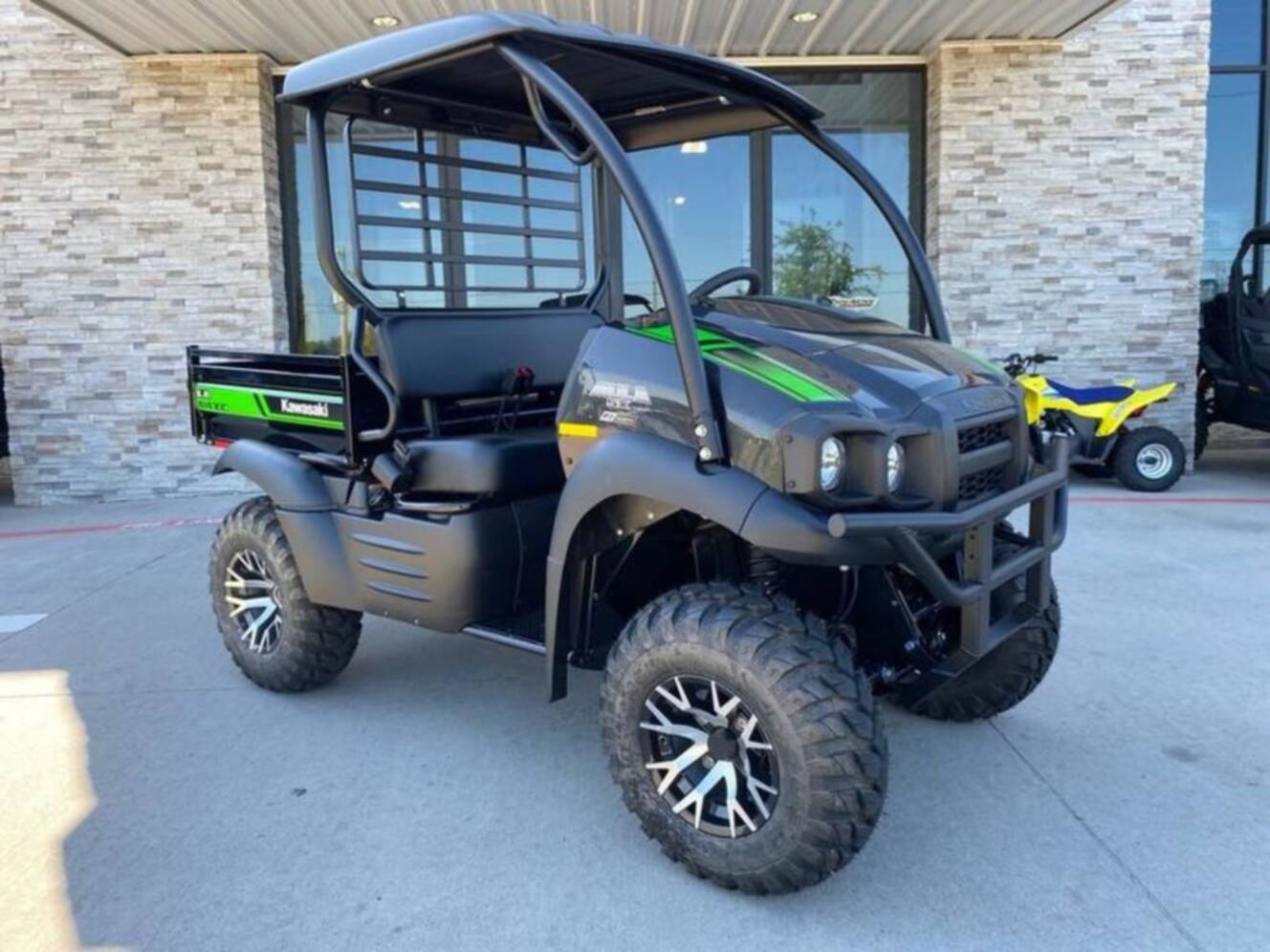 A photo of this 2027 Kawasaki Mule SX 4x4 XC LE