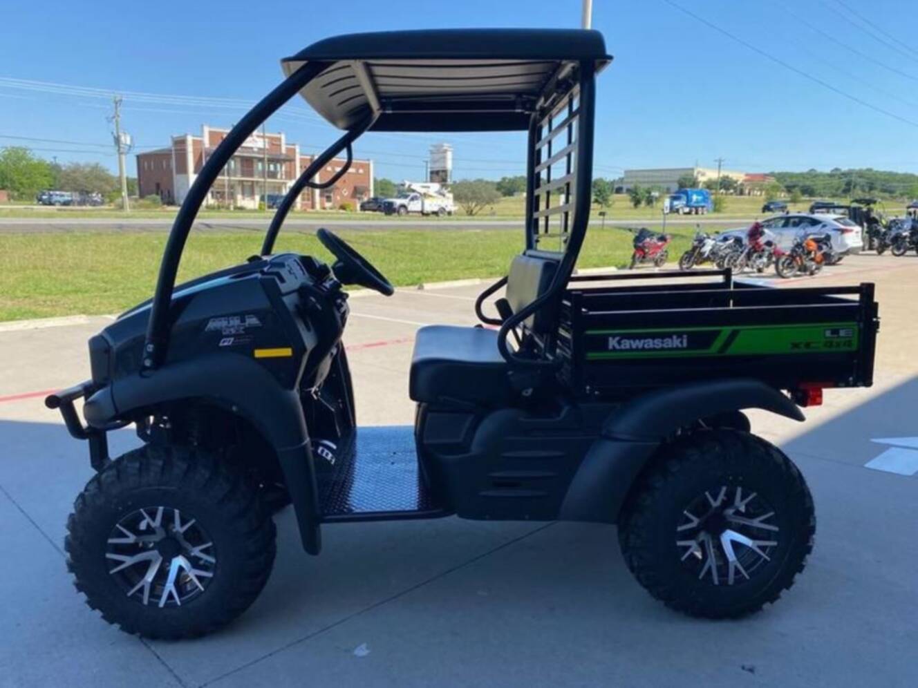 A photo of this 2027 Kawasaki Mule SX 4x4 XC LE