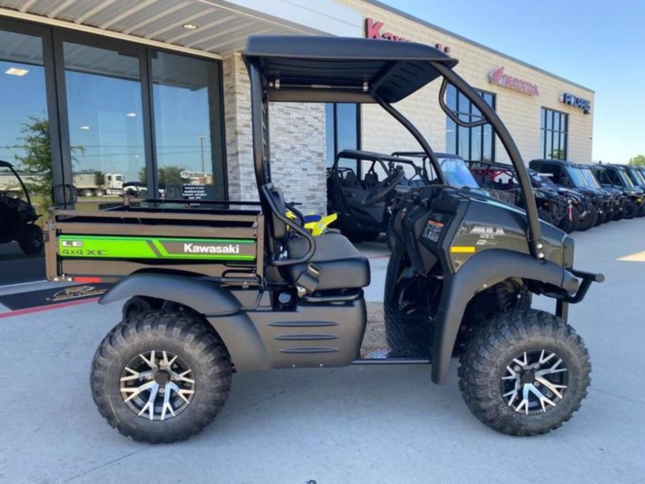 A photo of this 2027 Kawasaki Mule SX 4x4 XC LE