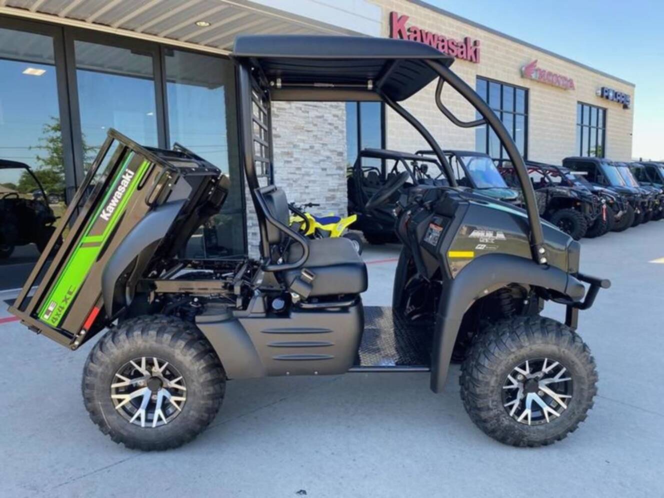A photo of this 2027 Kawasaki Mule SX 4x4 XC LE