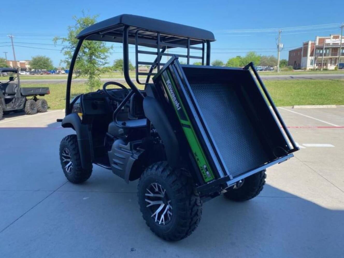 A photo of this 2027 Kawasaki Mule SX 4x4 XC LE