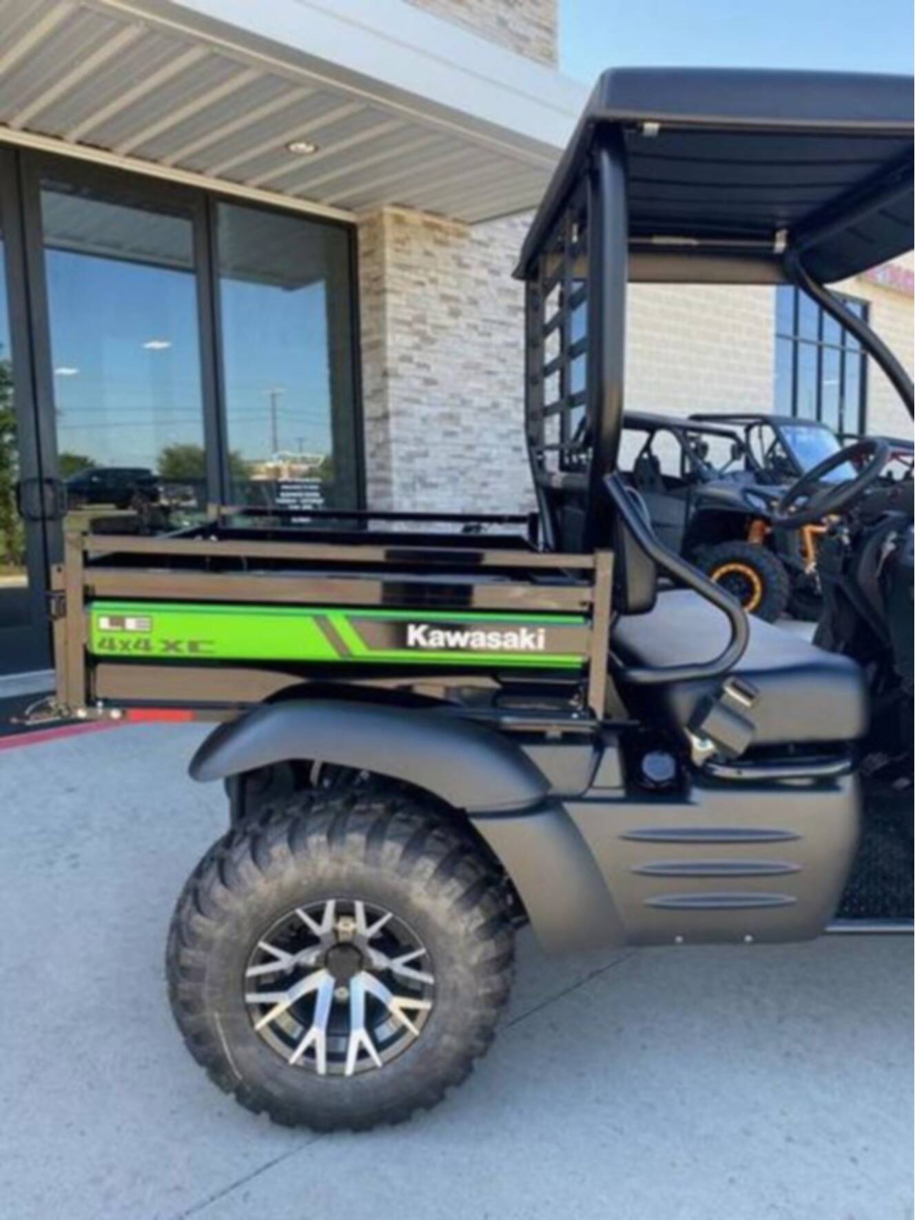 A photo of this 2027 Kawasaki Mule SX 4x4 XC LE