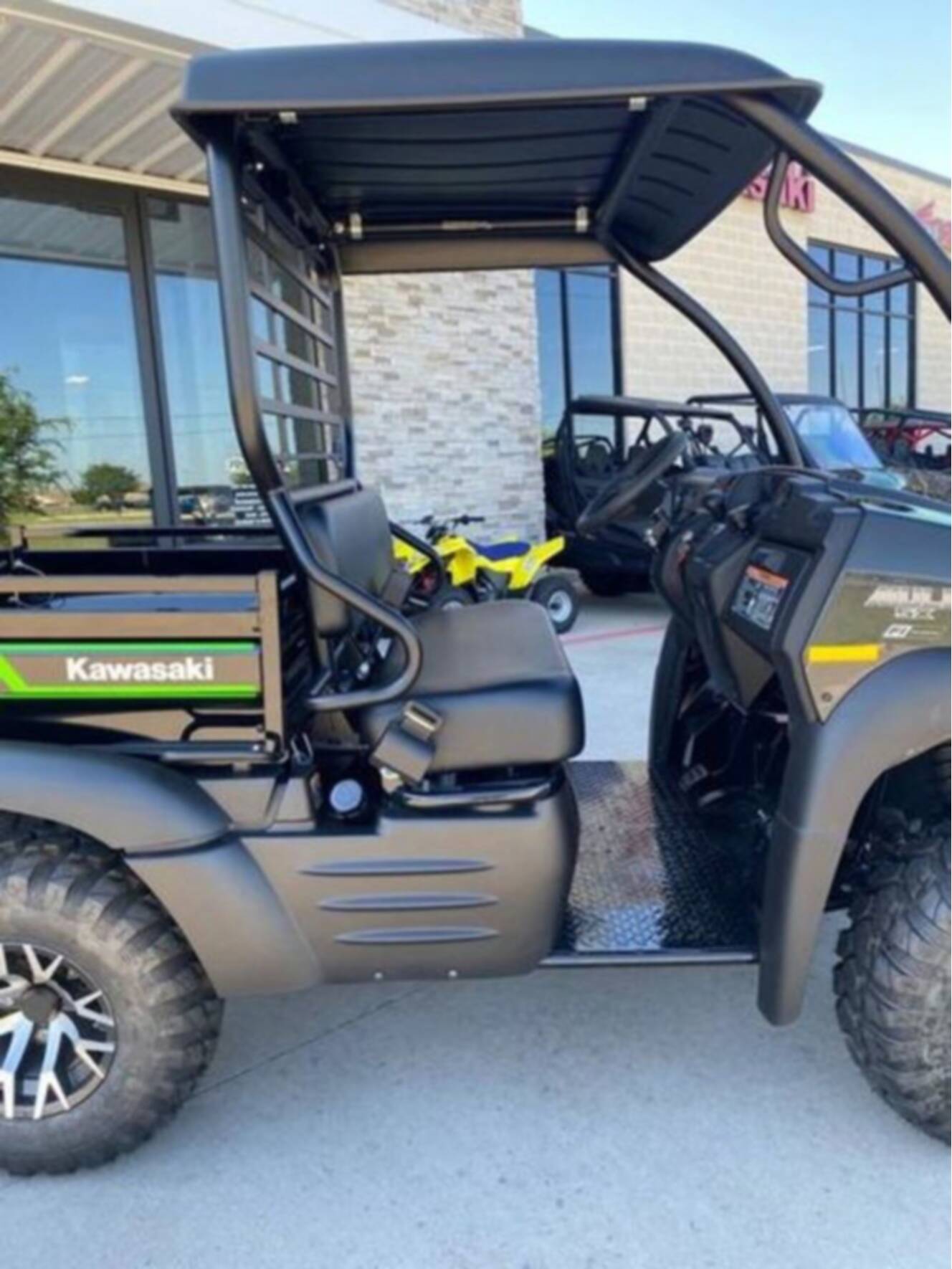 A photo of this 2027 Kawasaki Mule SX 4x4 XC LE