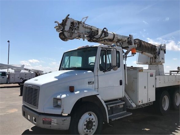 1998 FREIGHTLINER FL80 in Albuquerque, NM