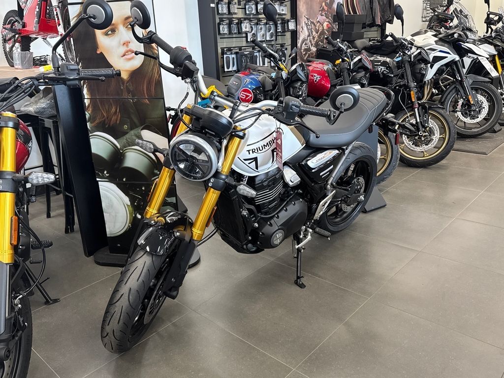 2026 Triumph Speed 400 Phantom Black/Storm Grey BASE in Augusta, ME