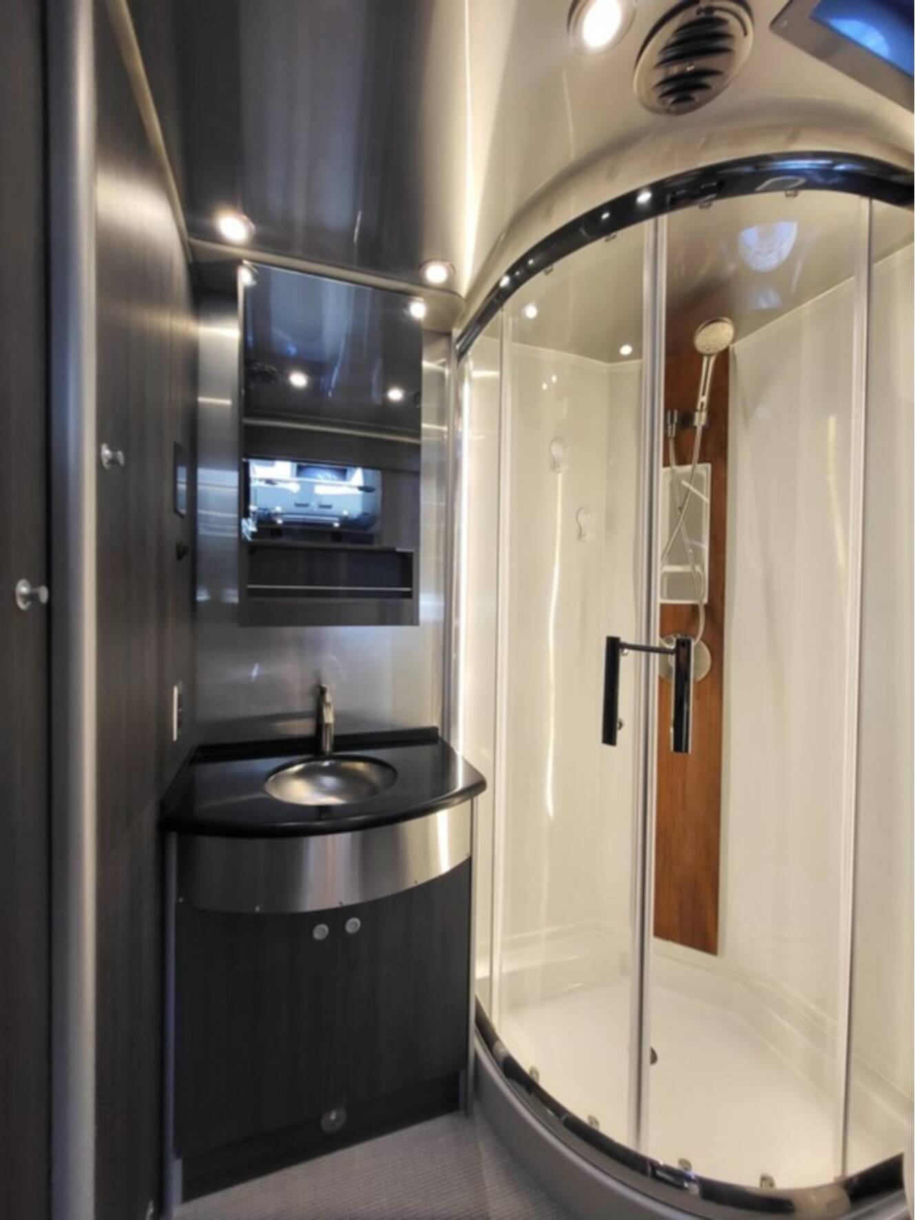 A photo of this 2023 Airstream Atlas E1