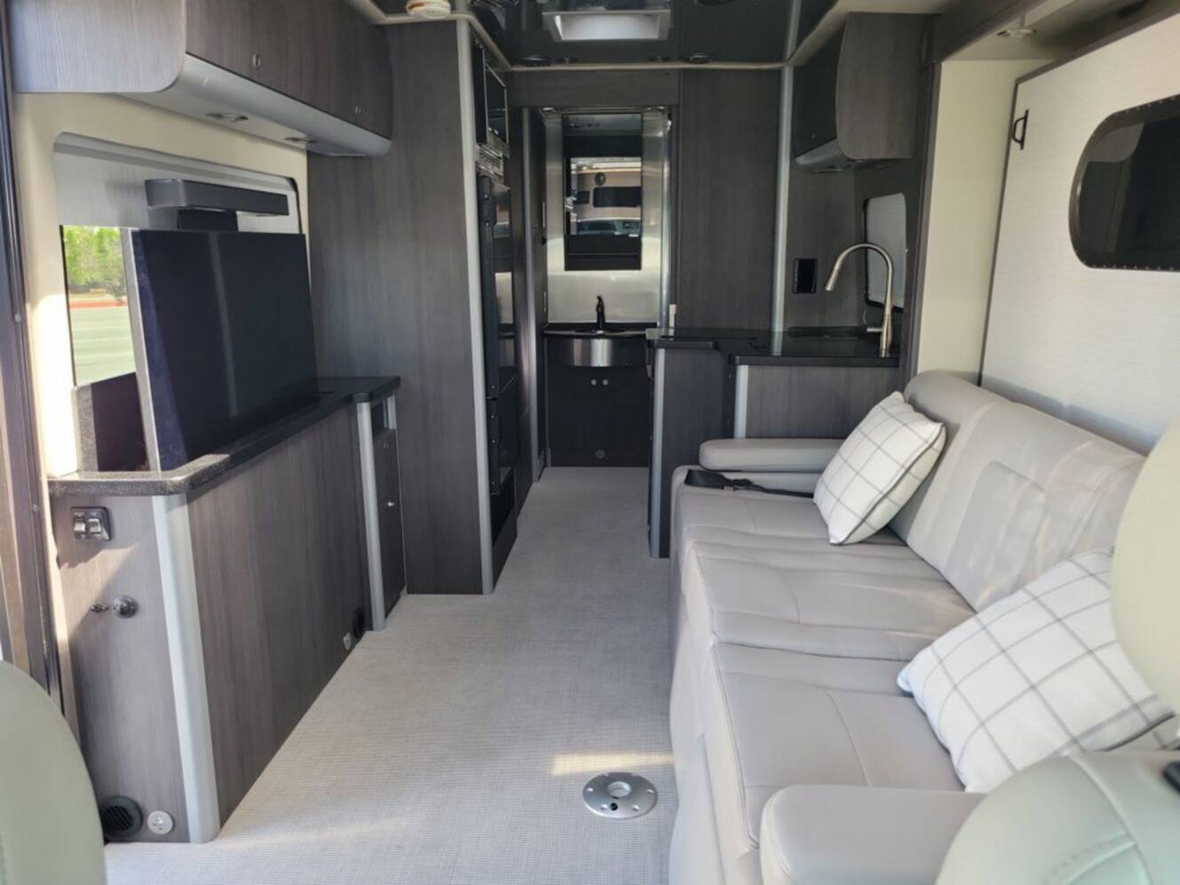 A photo of this 2023 Airstream Atlas E1