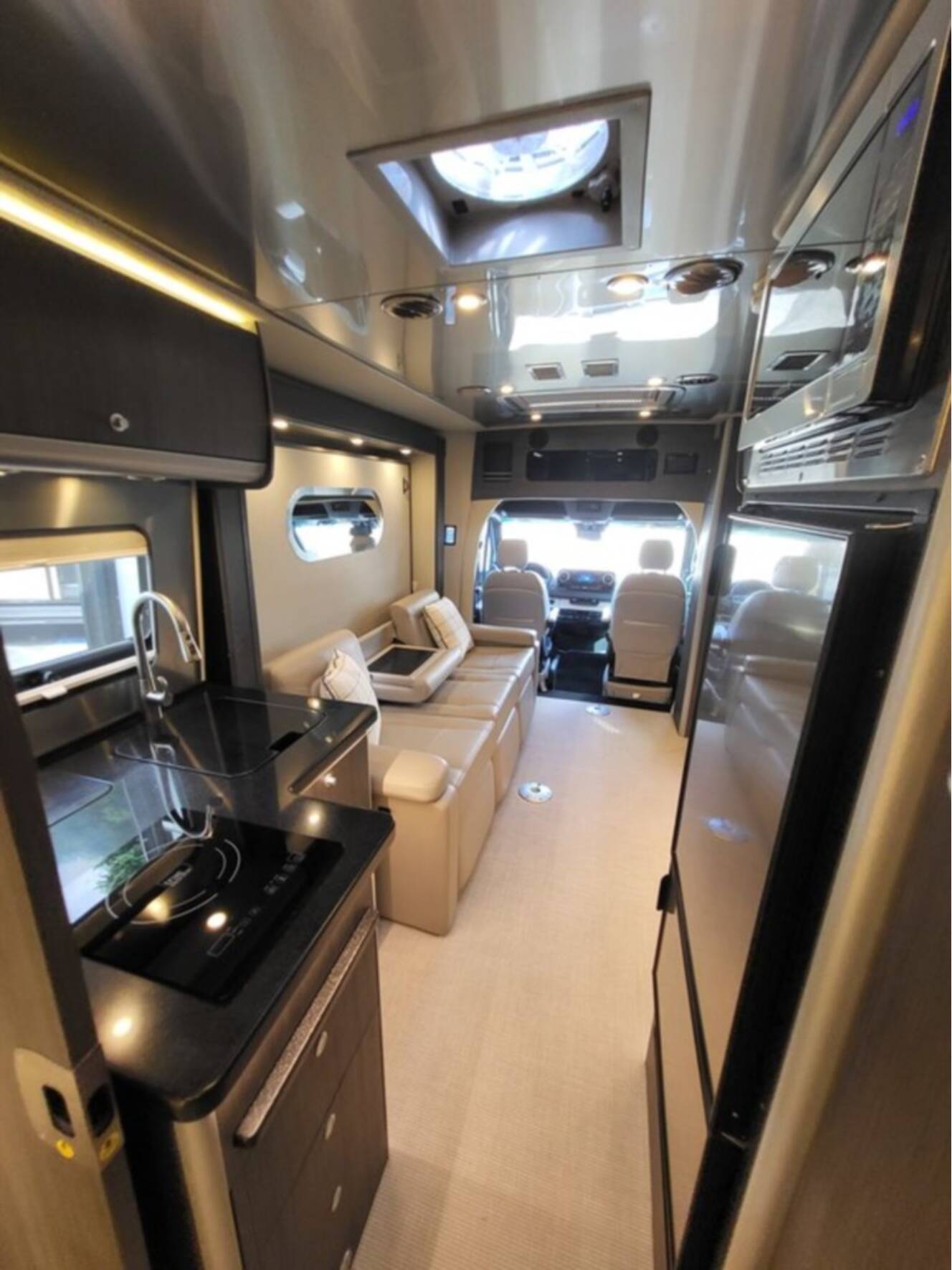 A photo of this 2023 Airstream Atlas E1