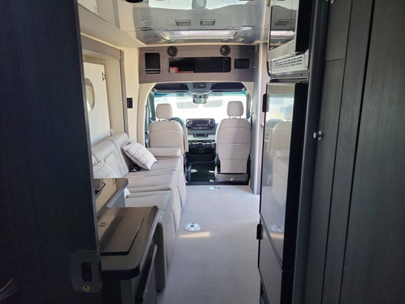 A photo of this 2023 Airstream Atlas E1