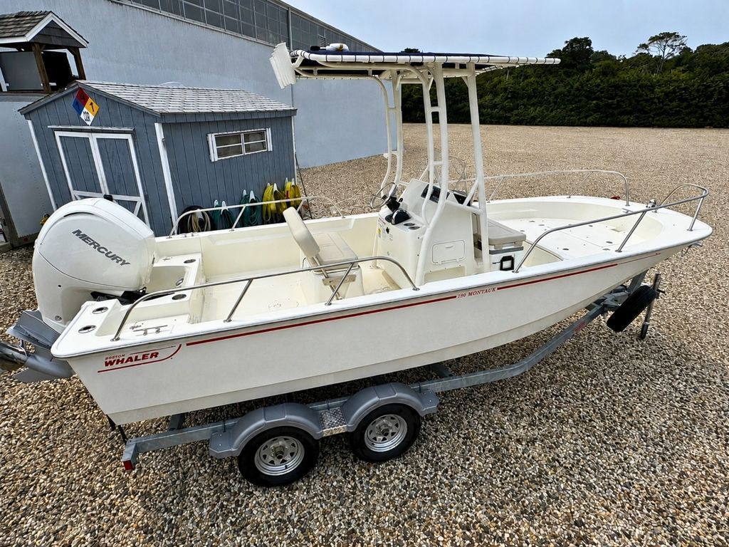 2027 Boston Whaler 190 Montauk in hampton bays NY