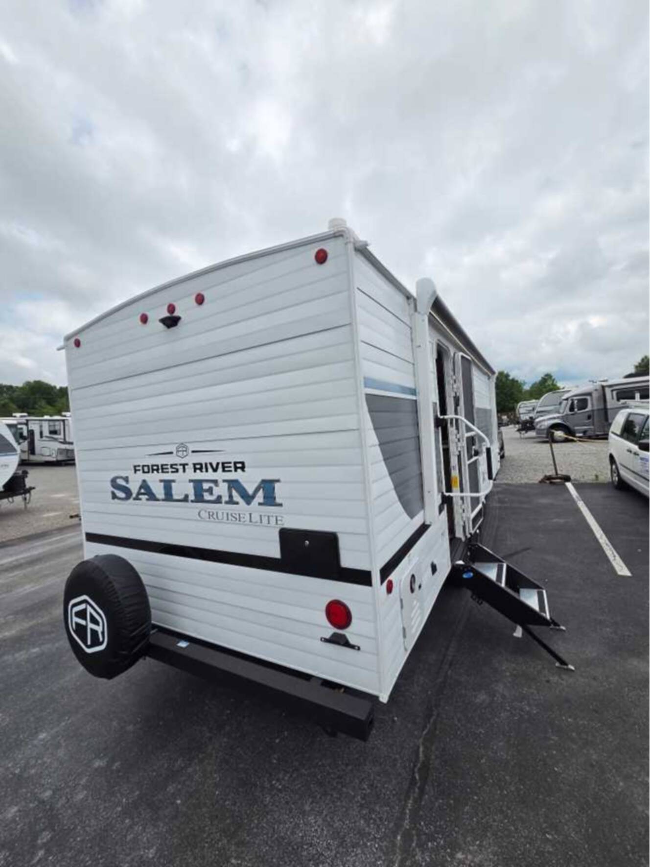 A photo of this 2027 Salem Cruise Lite 25ICE