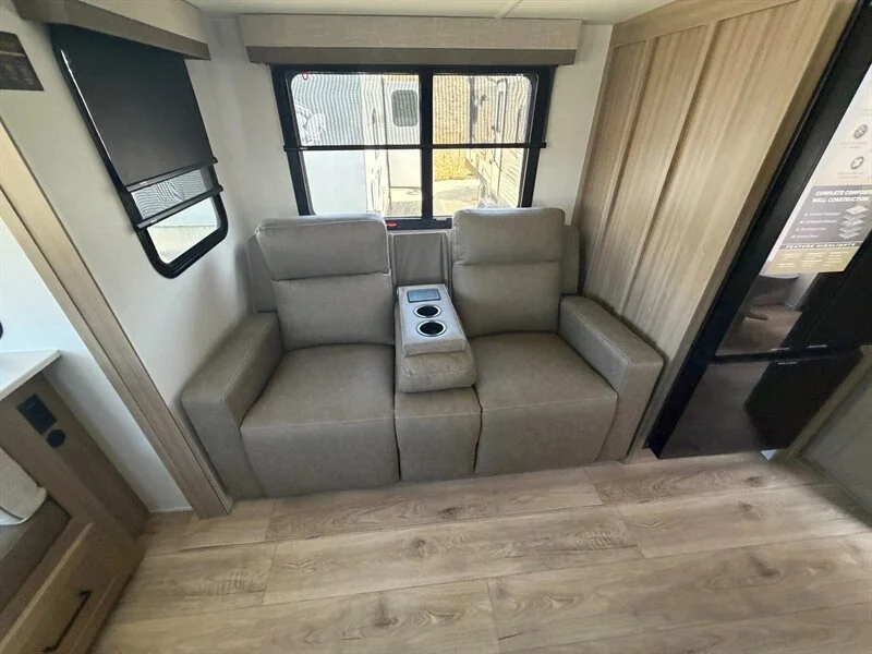 2027 Forest River ULTRALITE 2618RD Rockwood