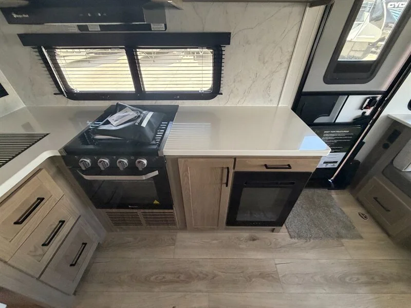 2027 Forest River ULTRALITE 2618RD Rockwood